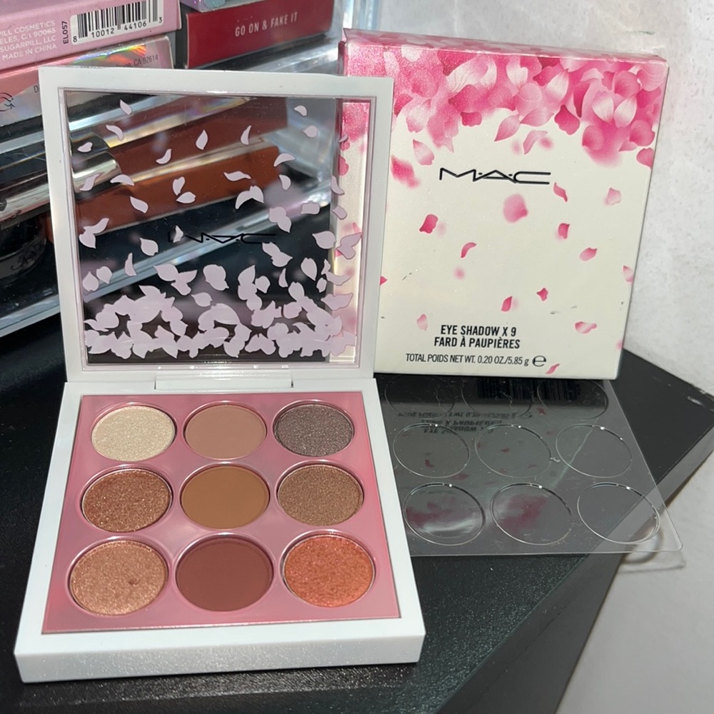 Brand New Mac Cosmetics Eyeshadow Palette